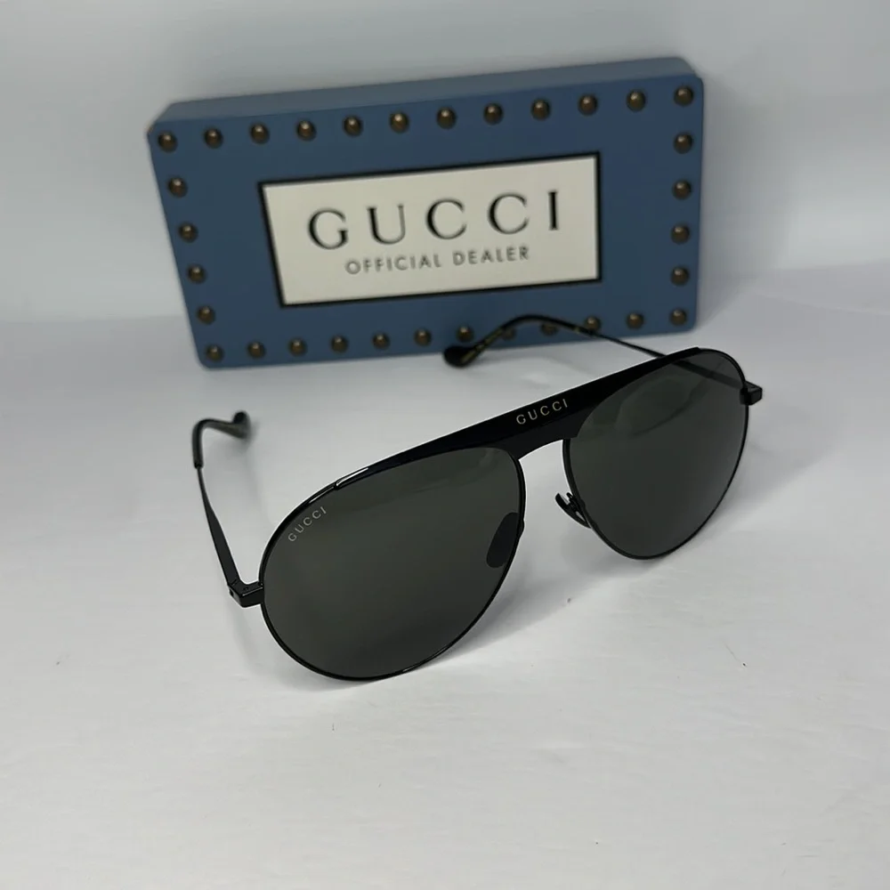 Authentic Gucci super light, stylish and bold design. The latest Gucci GG0908s